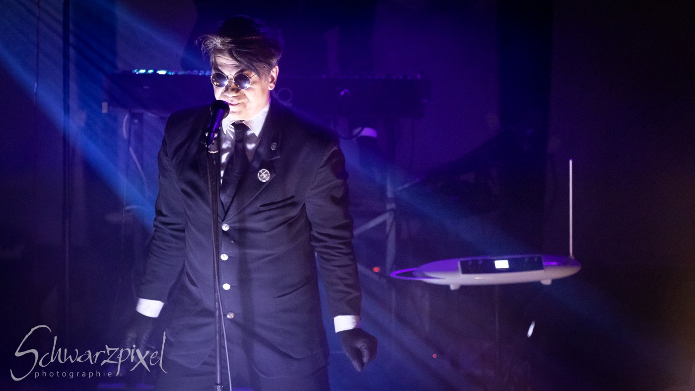 WELLE:ERDBALL - FILM-FUNK-FERNSEHEN – TRILOGIE TOURNEE