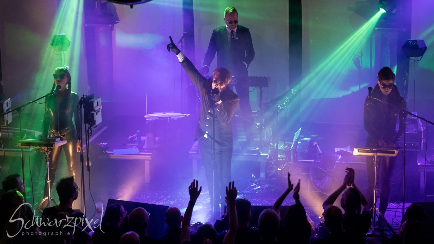 WELLE:ERDBALL - FILM-FUNK-FERNSEHEN – TRILOGIE TOURNEE
