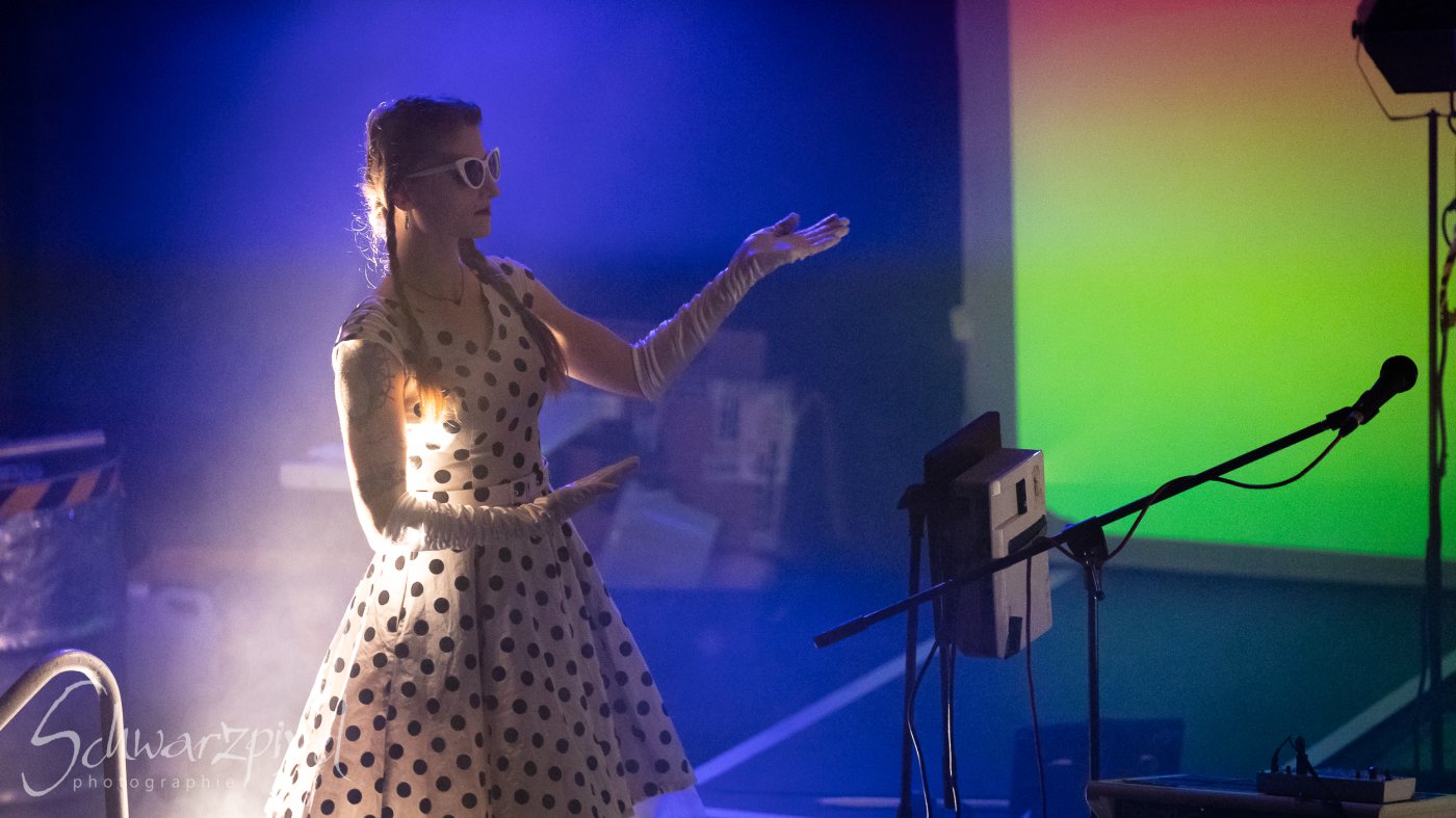 WELLE:ERDBALL - FILM-FUNK-FERNSEHEN – TRILOGIE TOURNEE