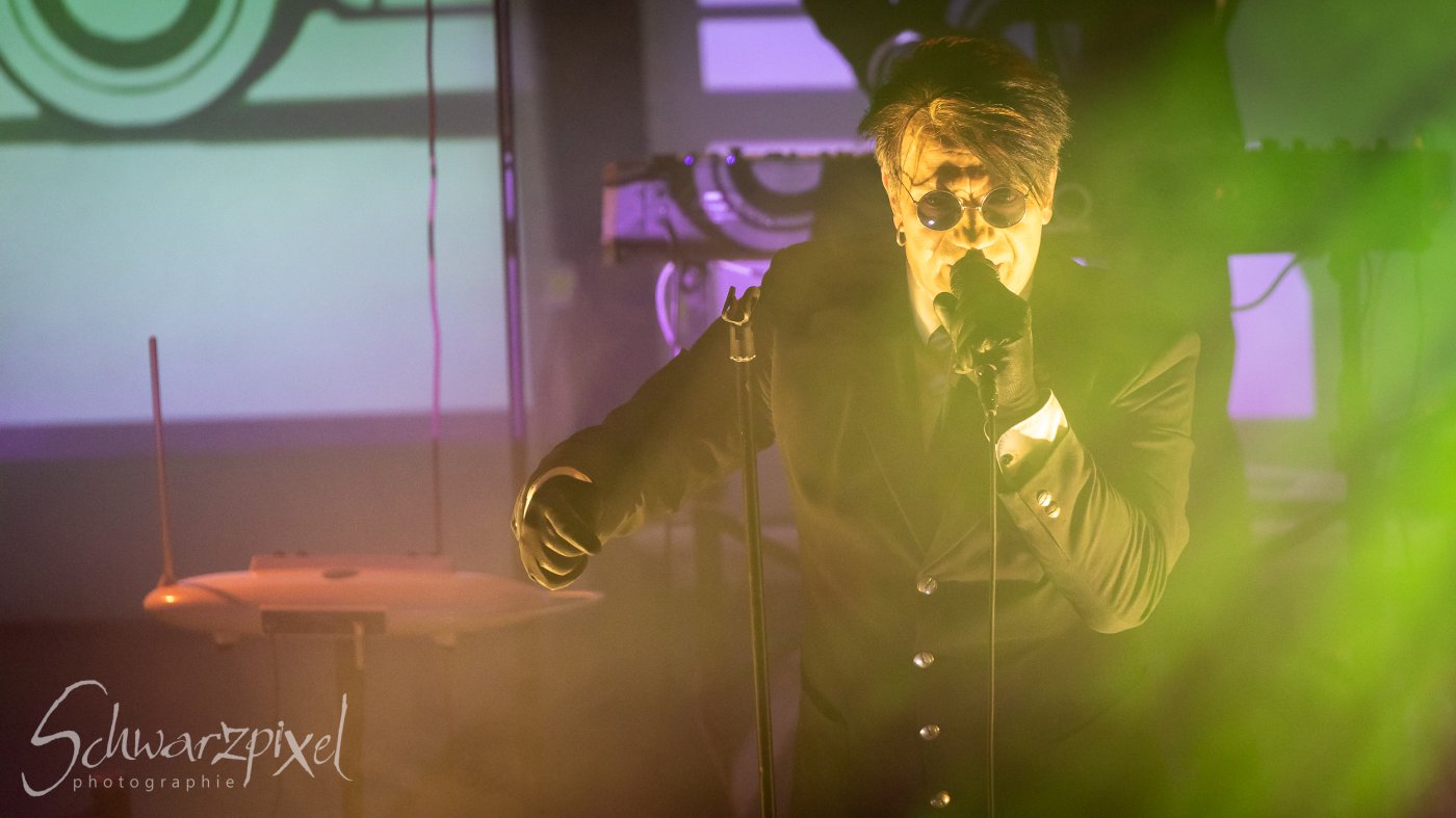 WELLE:ERDBALL - FILM-FUNK-FERNSEHEN – TRILOGIE TOURNEE