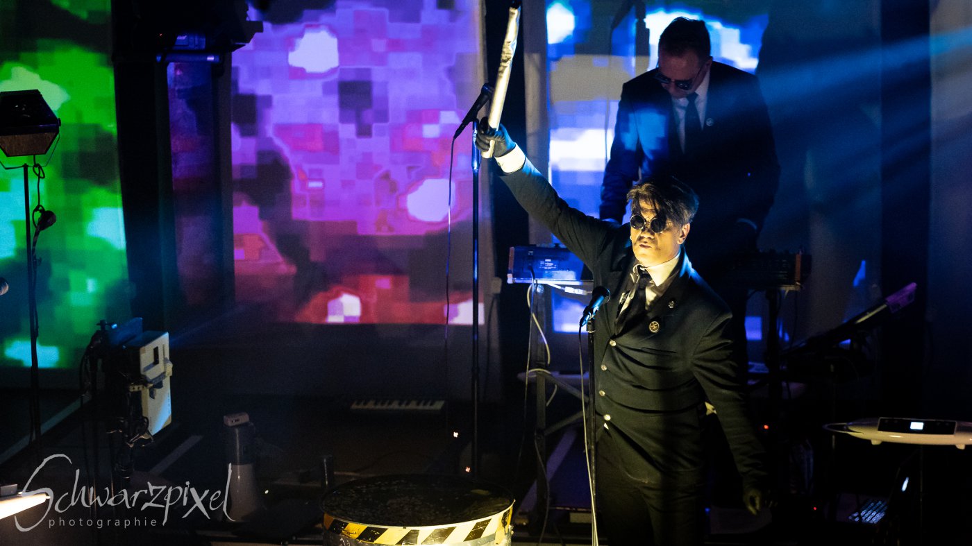 WELLE:ERDBALL - FILM-FUNK-FERNSEHEN – TRILOGIE TOURNEE