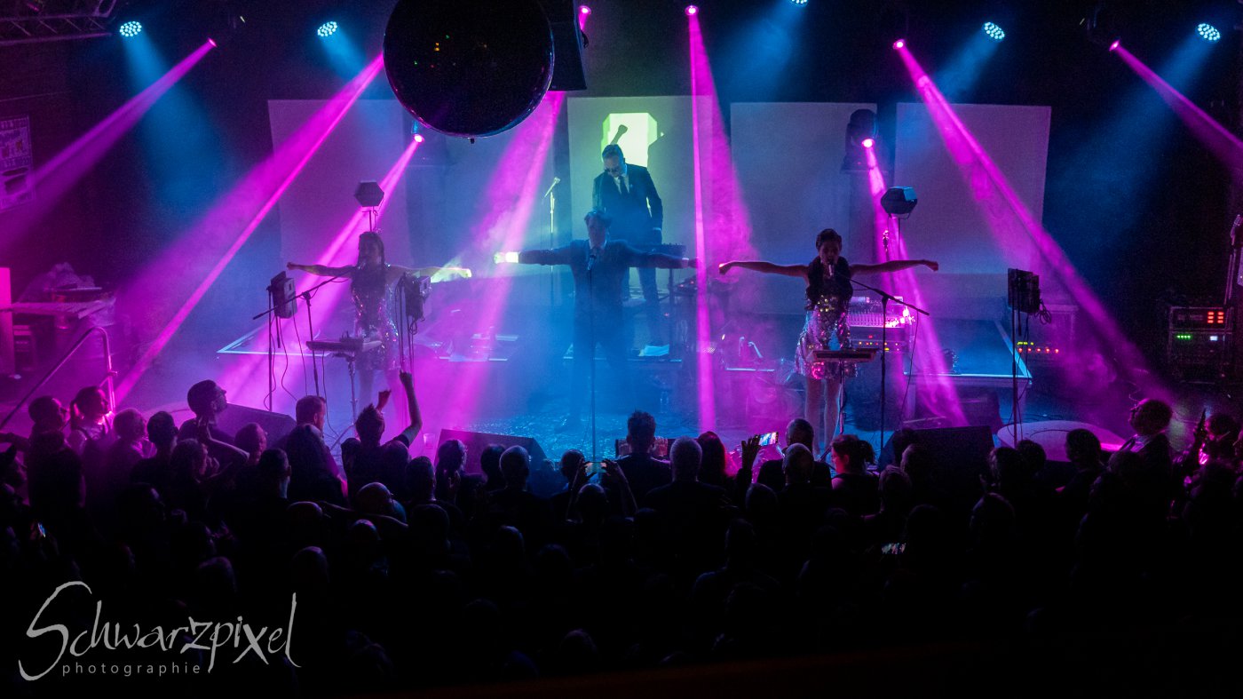WELLE:ERDBALL - FILM-FUNK-FERNSEHEN – TRILOGIE TOURNEE