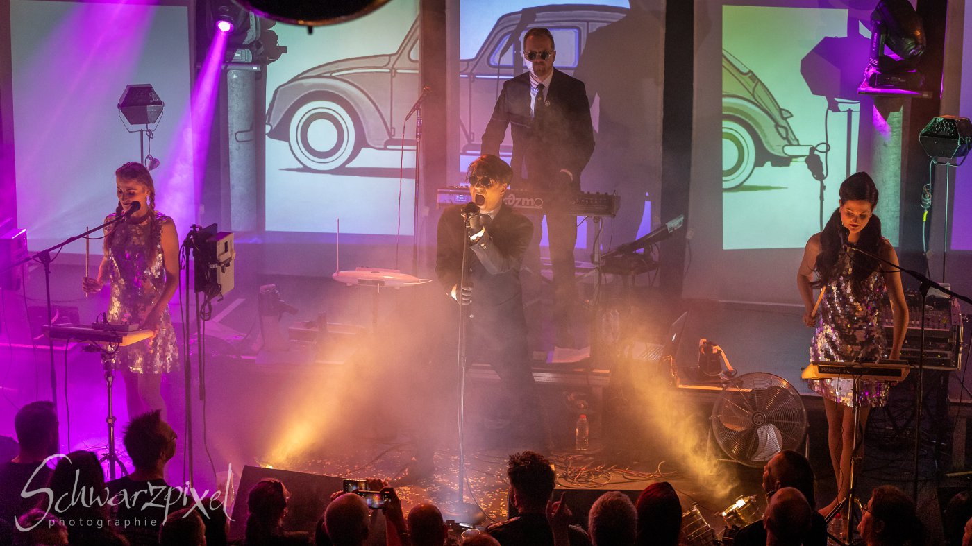 WELLE:ERDBALL - FILM-FUNK-FERNSEHEN – TRILOGIE TOURNEE