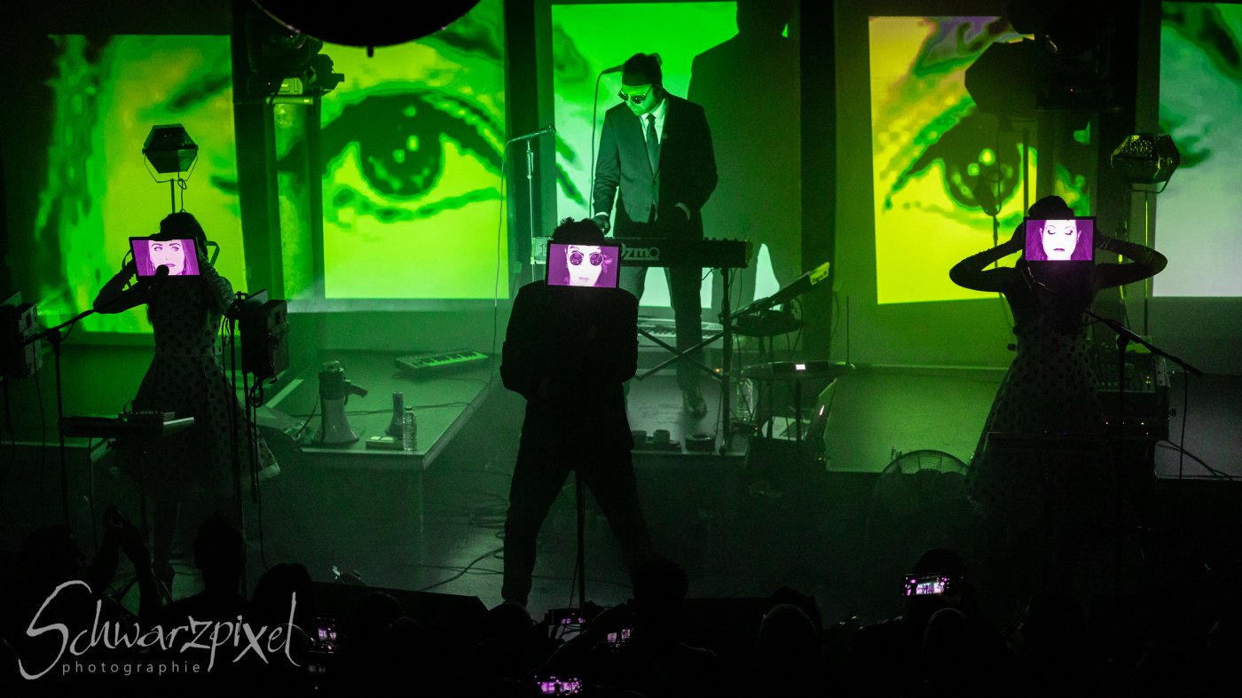 WELLE:ERDBALL - FILM-FUNK-FERNSEHEN – TRILOGIE TOURNEE