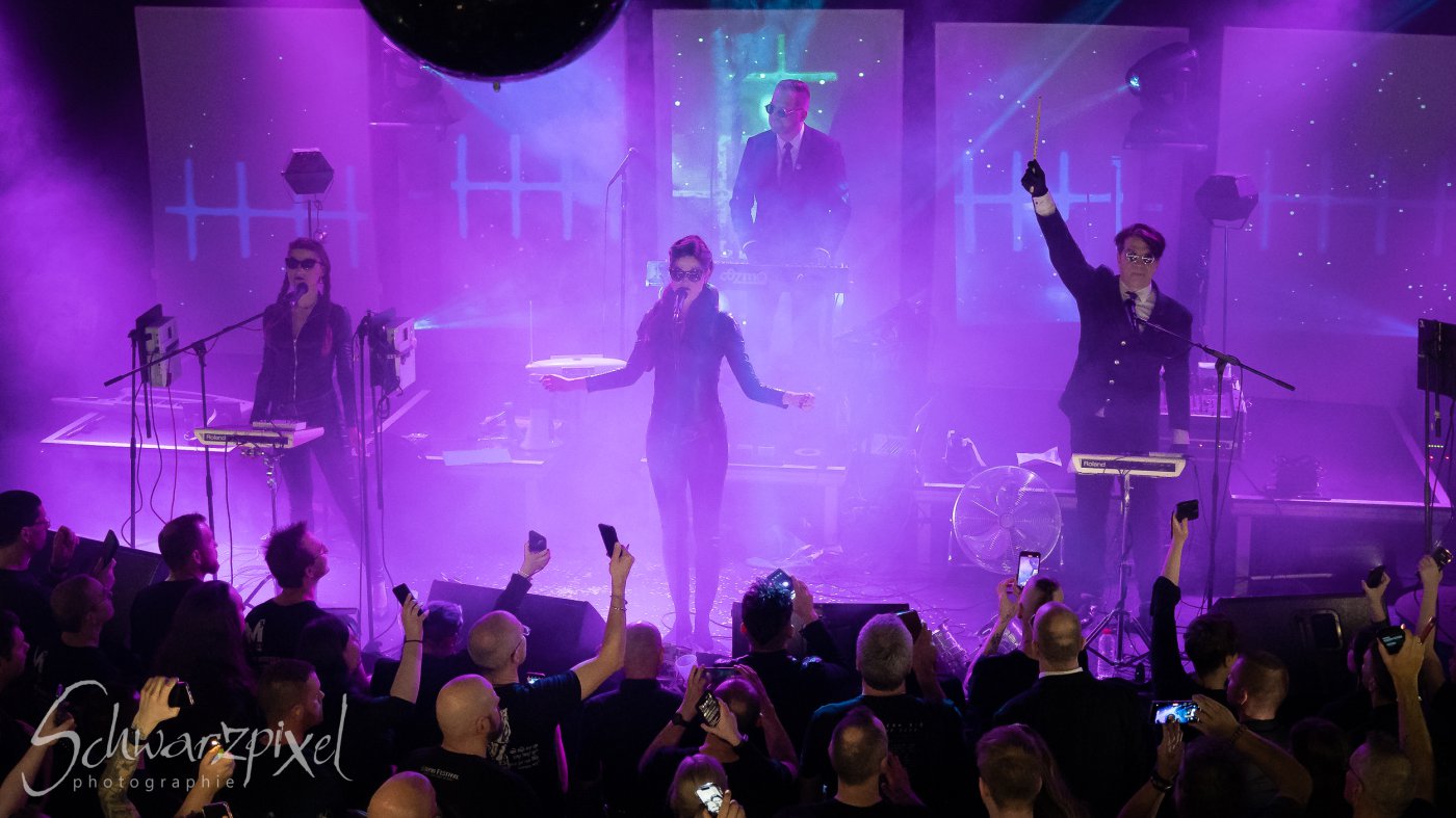 WELLE:ERDBALL - FILM-FUNK-FERNSEHEN – TRILOGIE TOURNEE