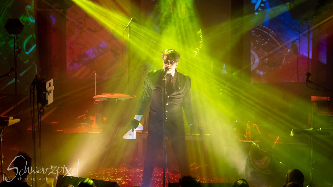 WELLE:ERDBALL - FILM-FUNK-FERNSEHEN – TRILOGIE TOURNEE