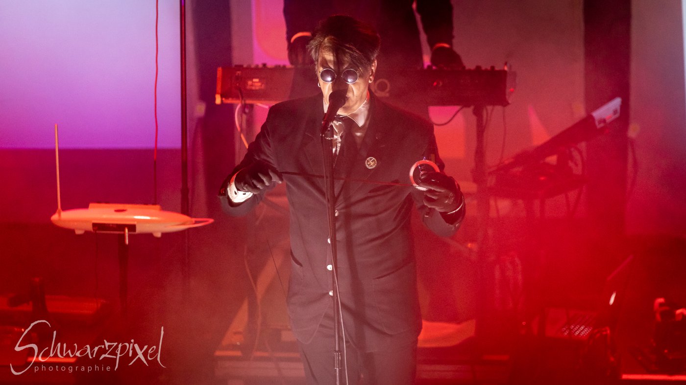 WELLE:ERDBALL - FILM-FUNK-FERNSEHEN – TRILOGIE TOURNEE