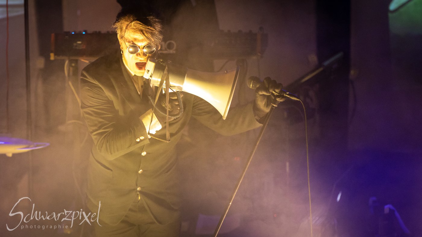WELLE:ERDBALL - FILM-FUNK-FERNSEHEN – TRILOGIE TOURNEE