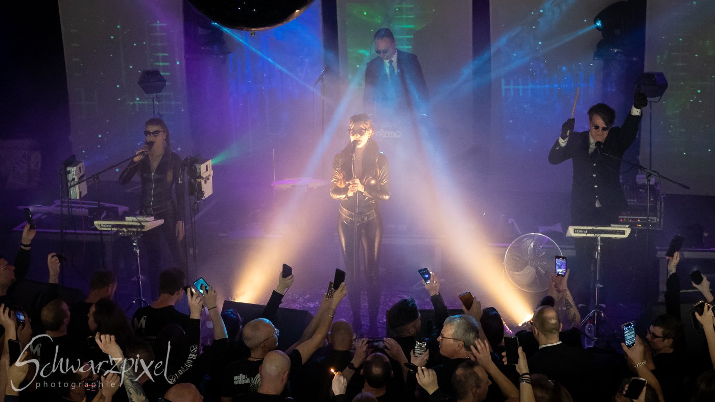 WELLE:ERDBALL - FILM-FUNK-FERNSEHEN – TRILOGIE TOURNEE