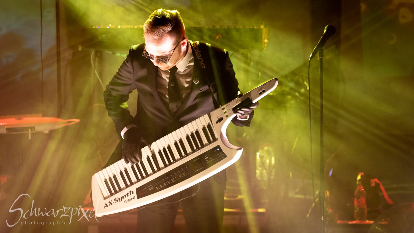 WELLE:ERDBALL - FILM-FUNK-FERNSEHEN – TRILOGIE TOURNEE