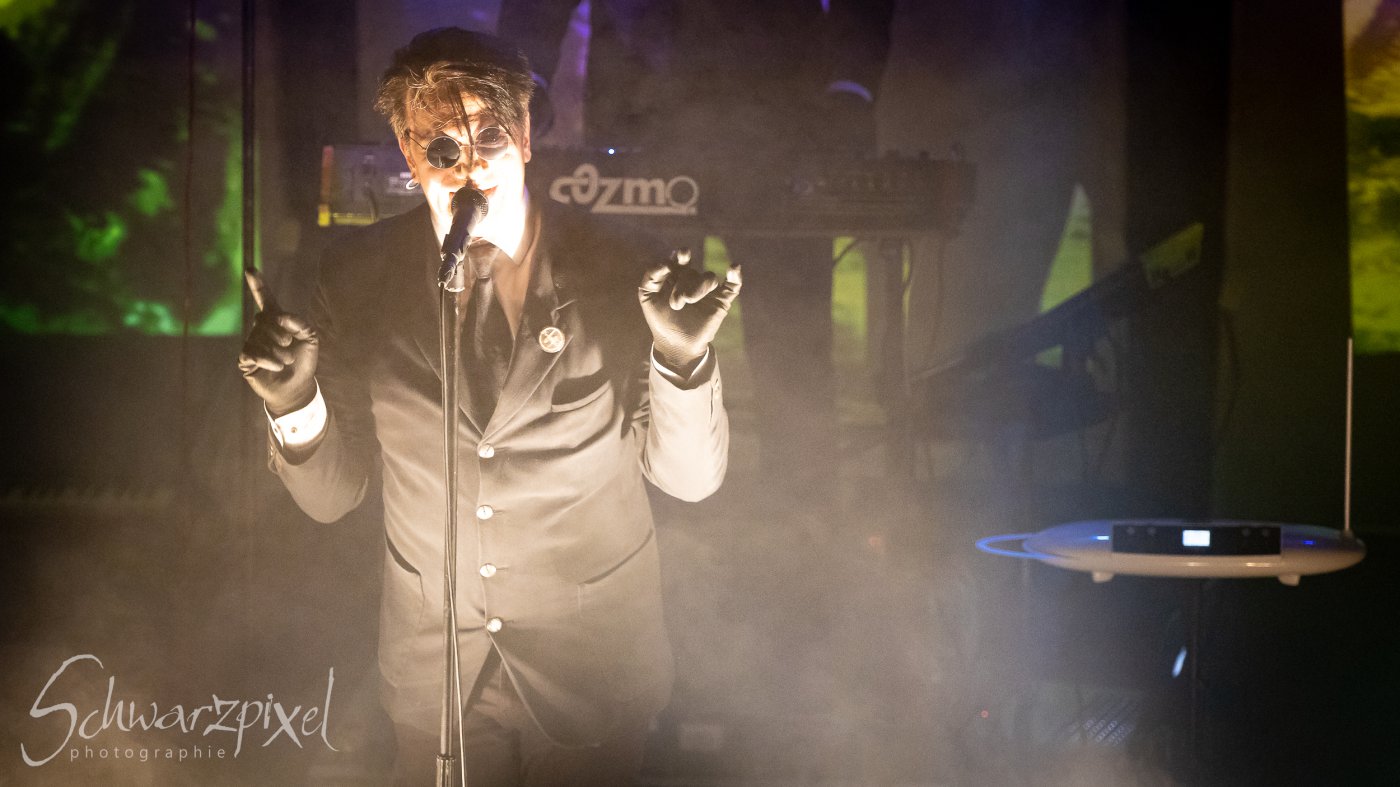 WELLE:ERDBALL - FILM-FUNK-FERNSEHEN – TRILOGIE TOURNEE