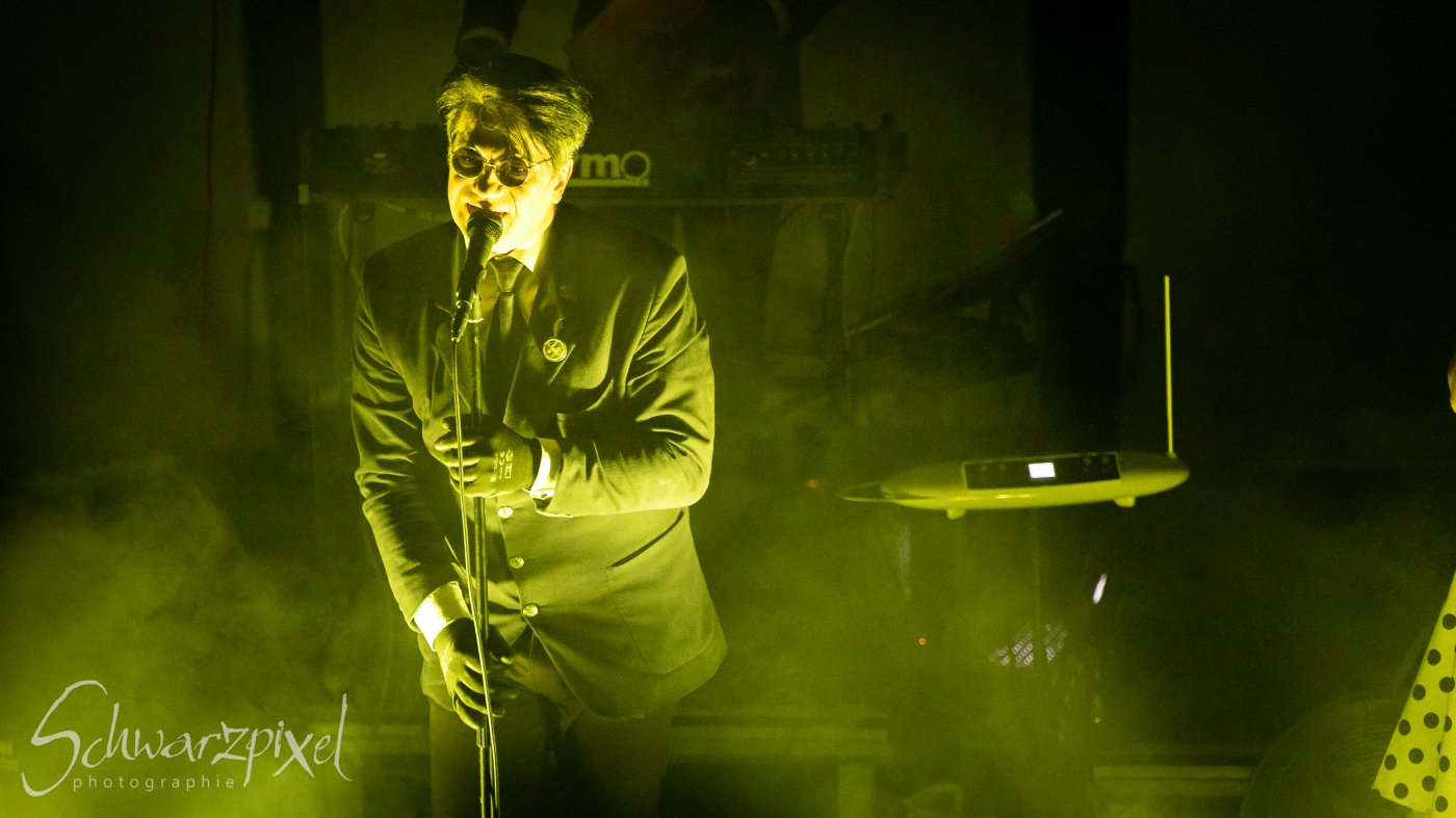 WELLE:ERDBALL - FILM-FUNK-FERNSEHEN – TRILOGIE TOURNEE
