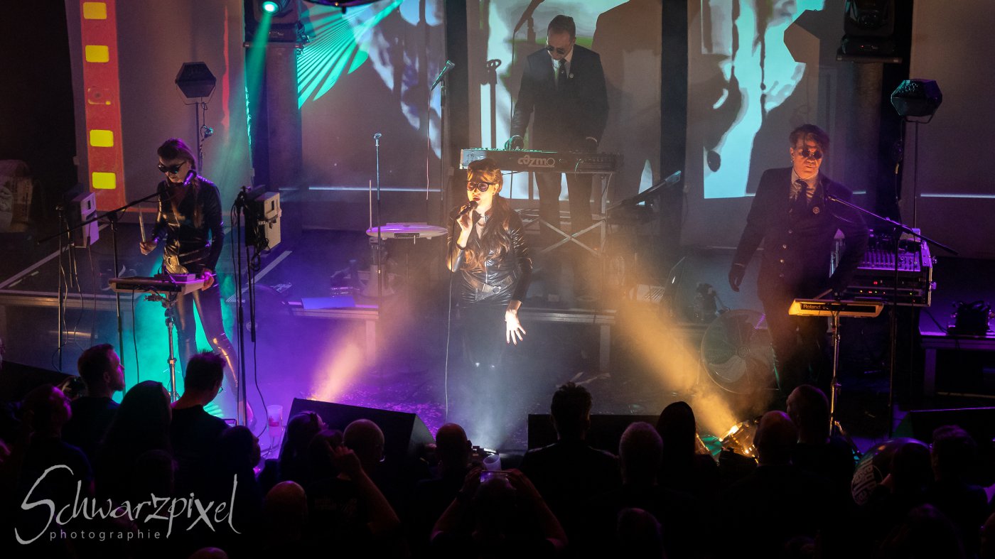 WELLE:ERDBALL - FILM-FUNK-FERNSEHEN – TRILOGIE TOURNEE