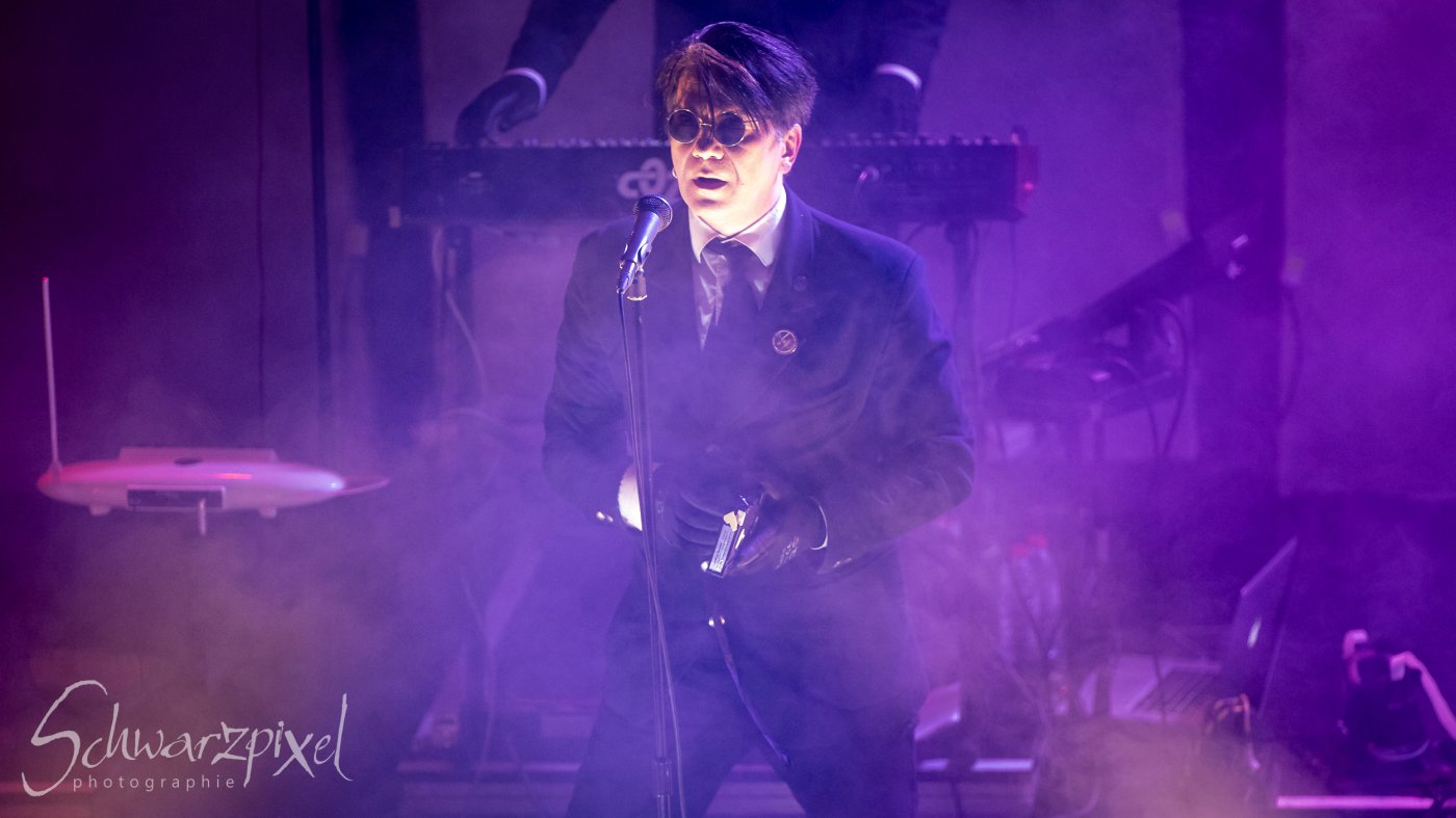 WELLE:ERDBALL - FILM-FUNK-FERNSEHEN – TRILOGIE TOURNEE