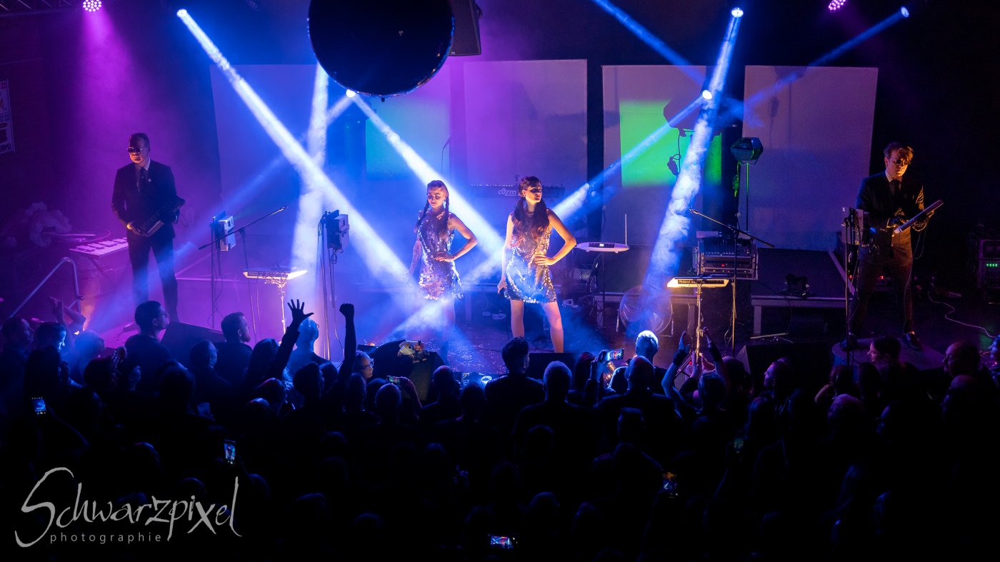 WELLE:ERDBALL - FILM-FUNK-FERNSEHEN – TRILOGIE TOURNEE
