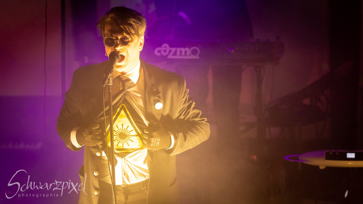 WELLE:ERDBALL - FILM-FUNK-FERNSEHEN – TRILOGIE TOURNEE
