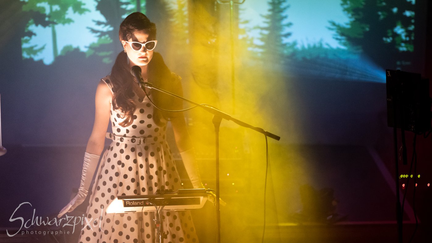 WELLE:ERDBALL - FILM-FUNK-FERNSEHEN – TRILOGIE TOURNEE