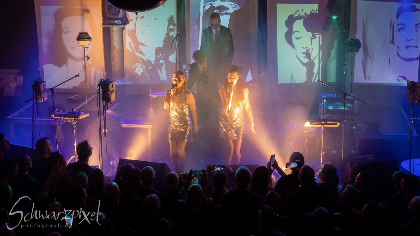 WELLE:ERDBALL - FILM-FUNK-FERNSEHEN – TRILOGIE TOURNEE