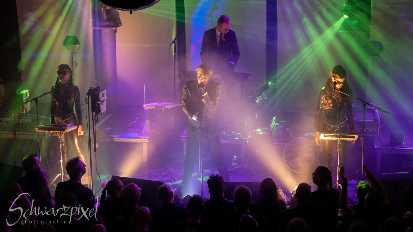 WELLE:ERDBALL - FILM-FUNK-FERNSEHEN – TRILOGIE TOURNEE
