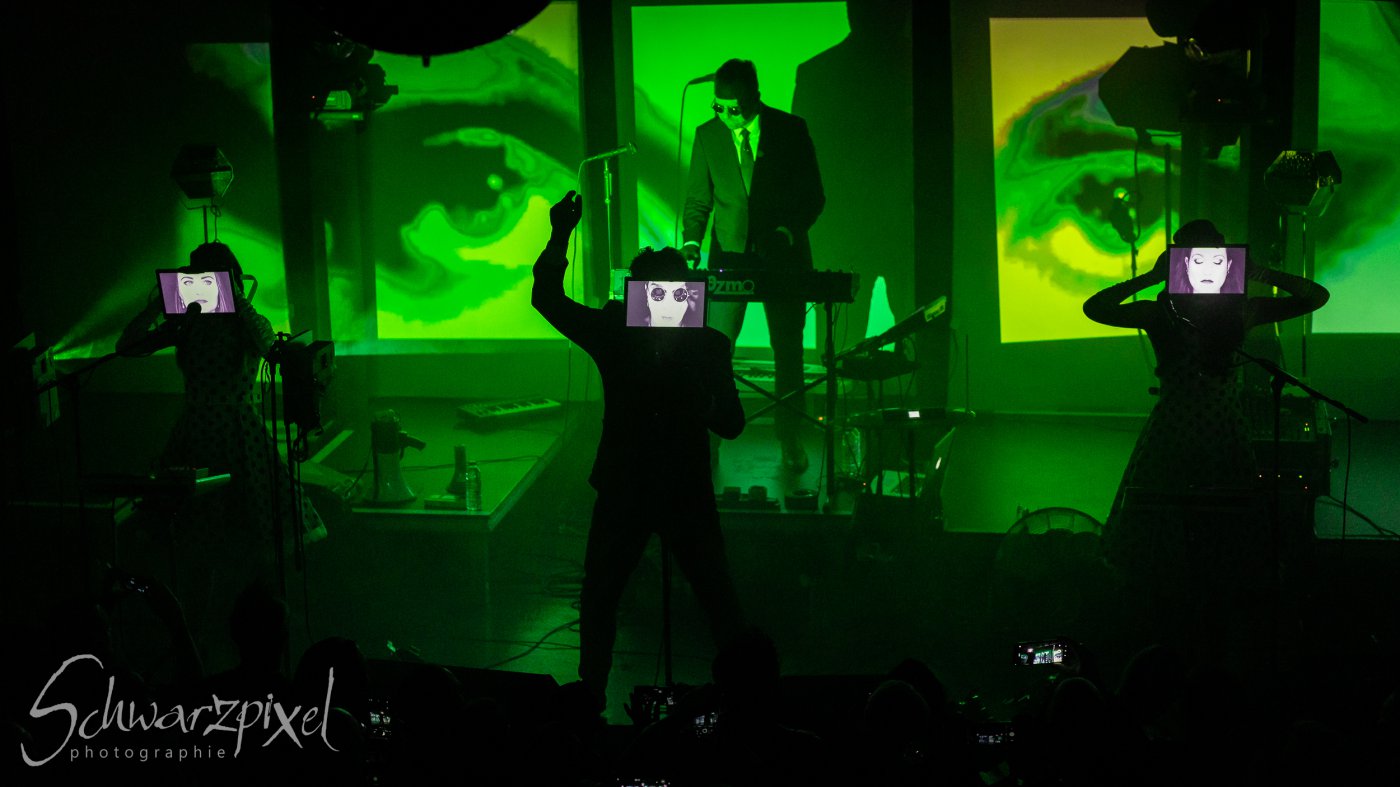 WELLE:ERDBALL - FILM-FUNK-FERNSEHEN – TRILOGIE TOURNEE