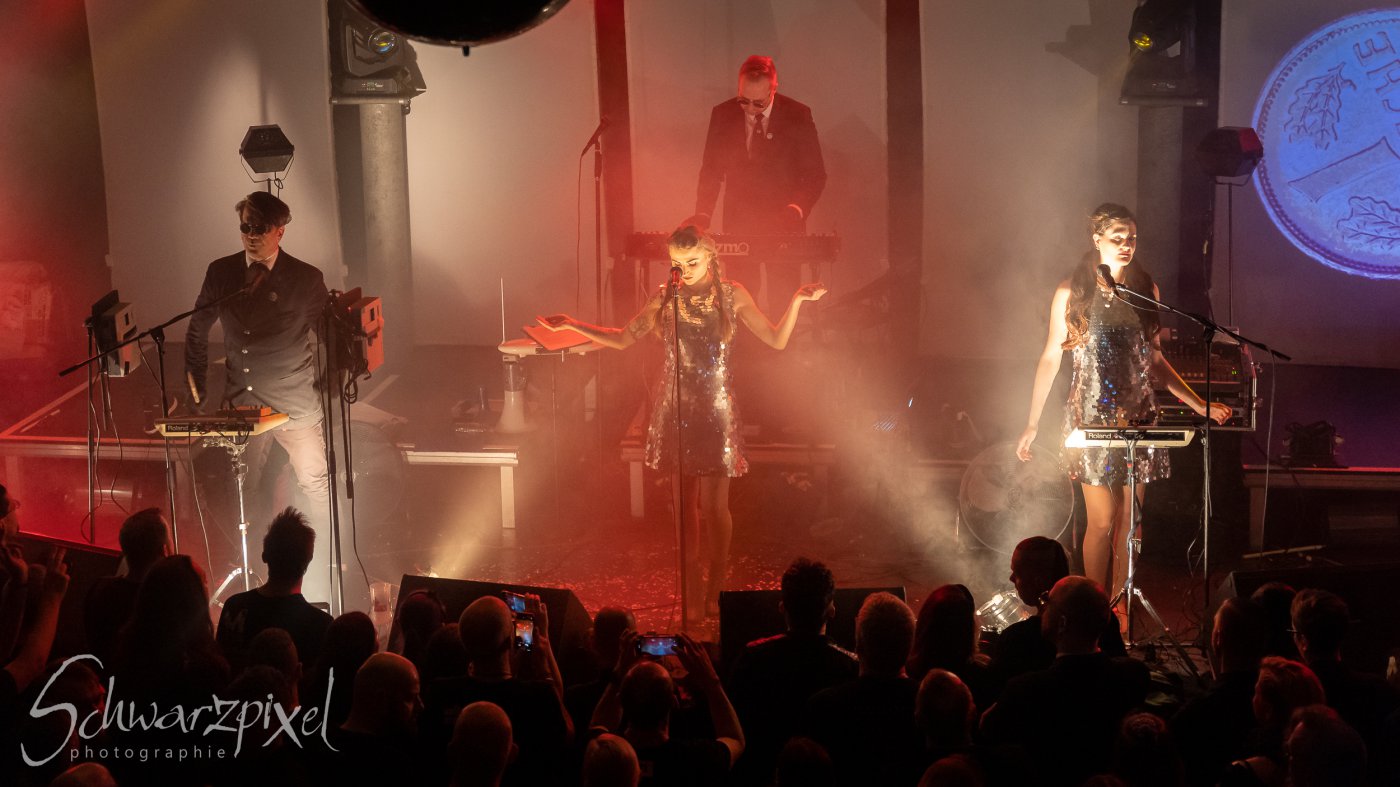 WELLE:ERDBALL - FILM-FUNK-FERNSEHEN – TRILOGIE TOURNEE