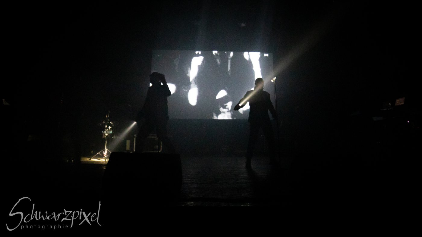Front 242 und Nitzer Ebb