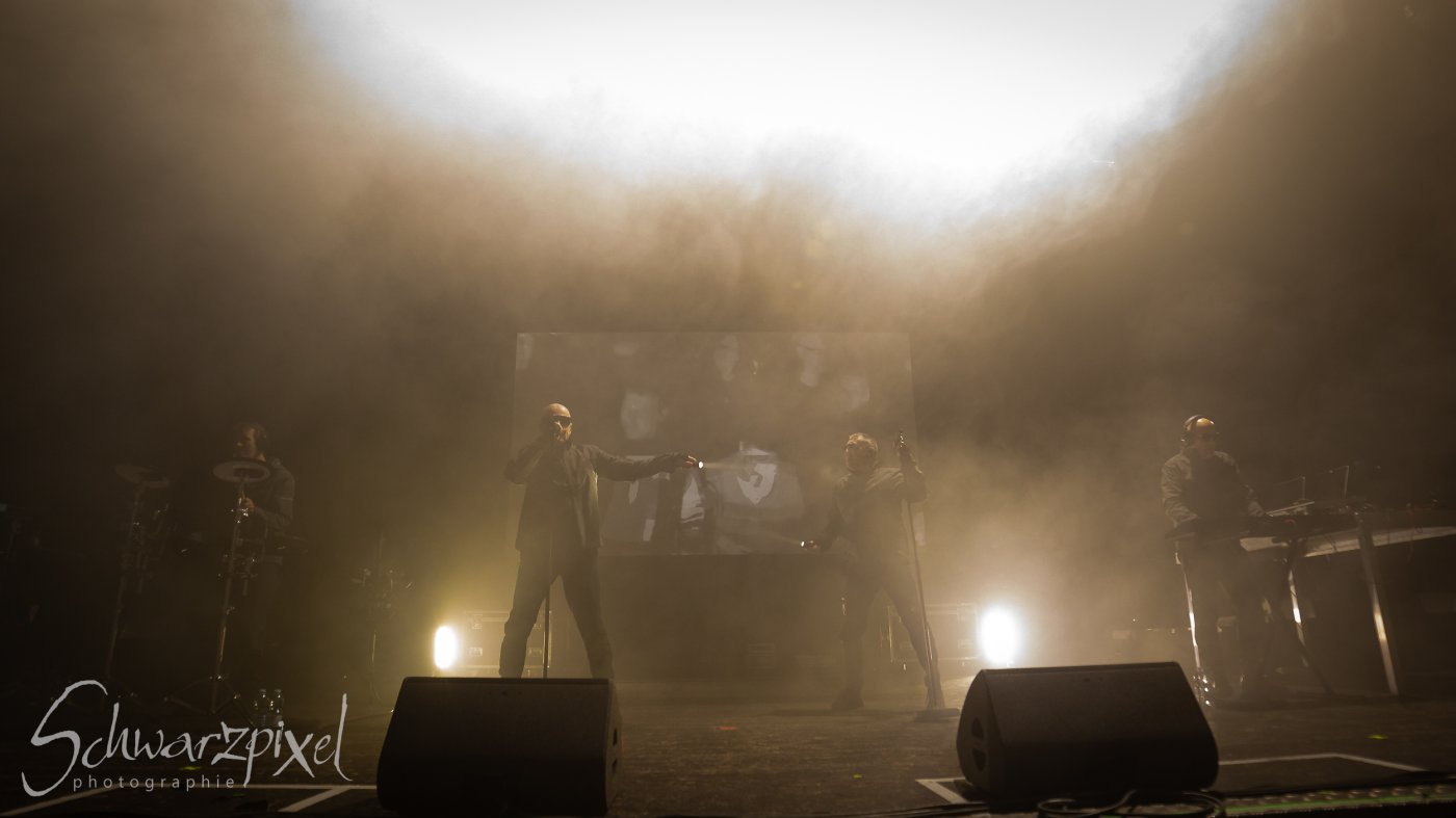 Front 242 und Nitzer Ebb