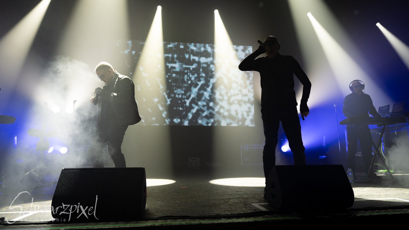 Front 242 und Nitzer Ebb