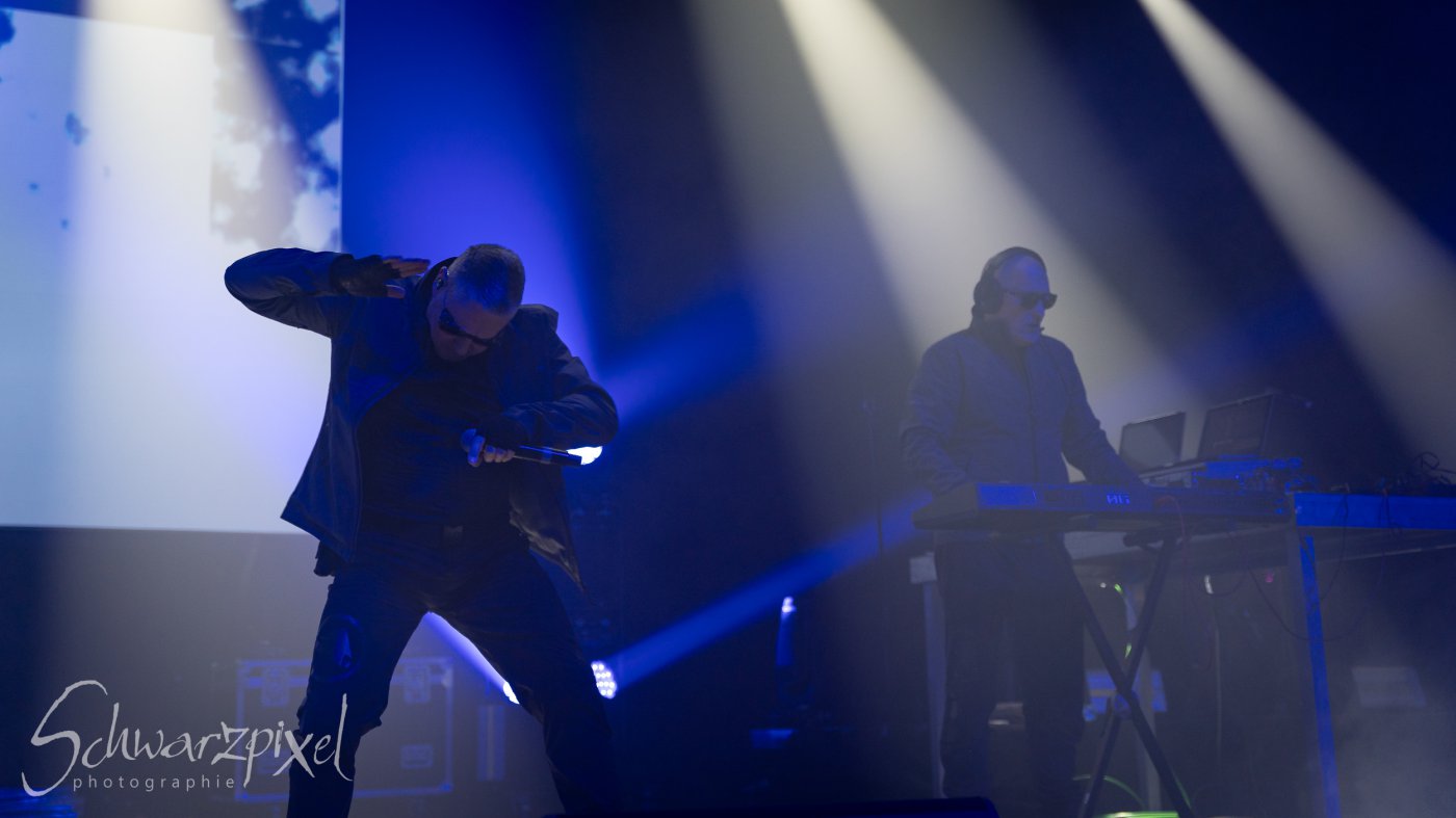 Front 242 und Nitzer Ebb