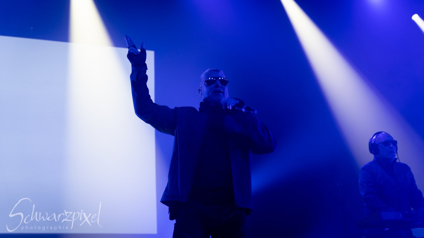Front 242 und Nitzer Ebb