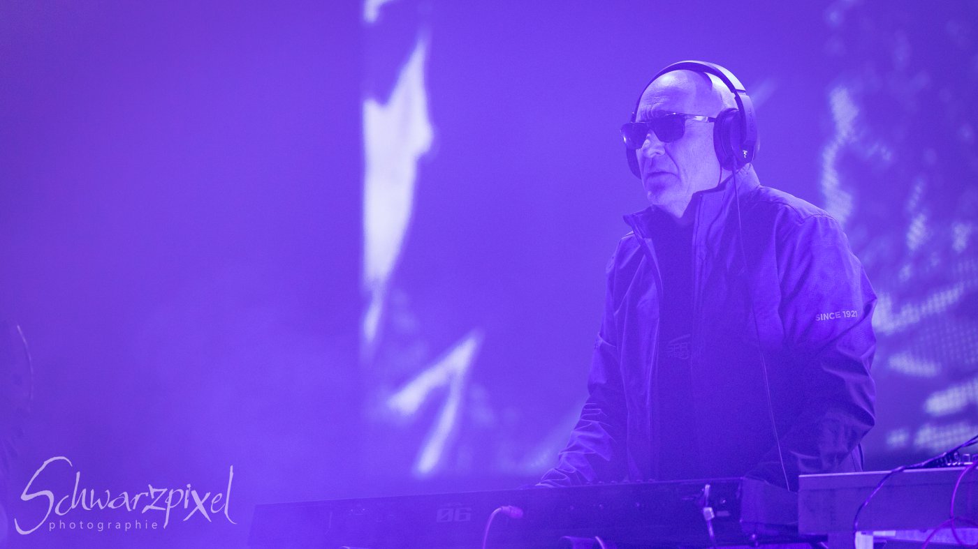 Front 242 und Nitzer Ebb