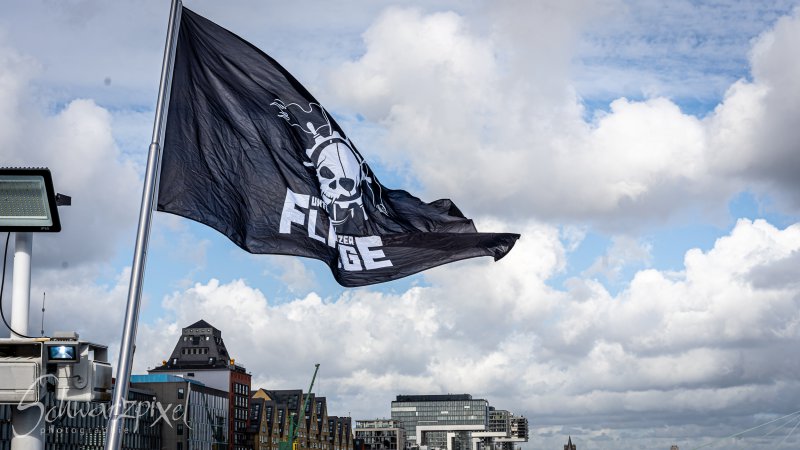 Unter Schwarzer Flagge Herbst 2023
