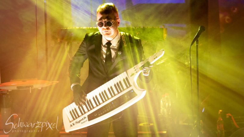 WELLE:ERDBALL - FILM-FUNK-FERNSEHEN – TRILOGIE TOURNEE